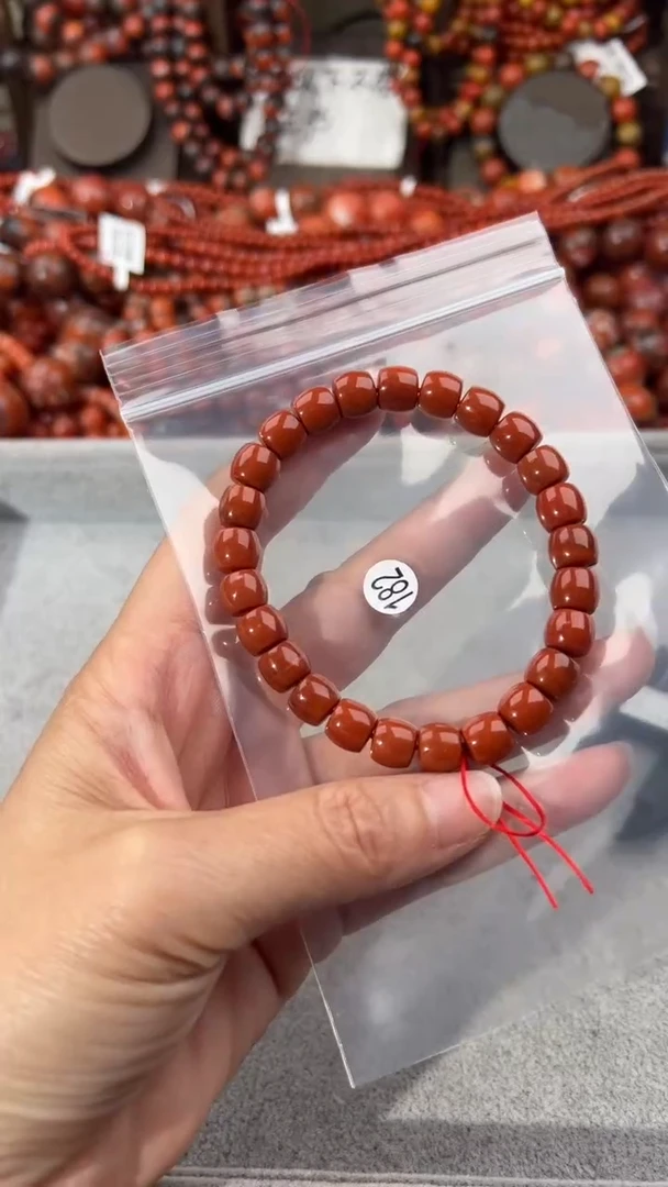 南红玛瑙手串未镶嵌8+