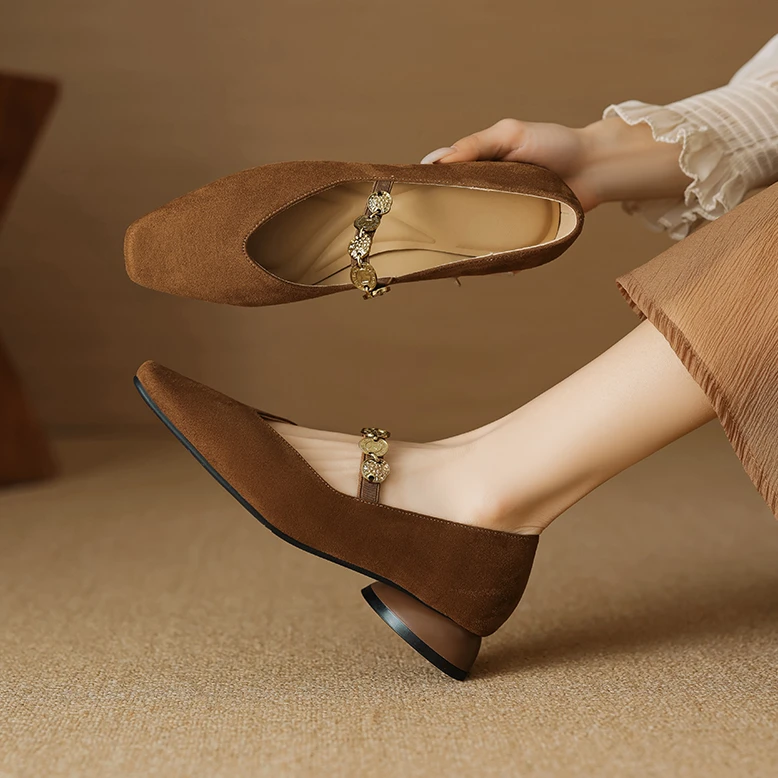 小方头金币链条玛丽珍鞋女绒面粗低跟浅口复古单鞋通勤一字带女鞋