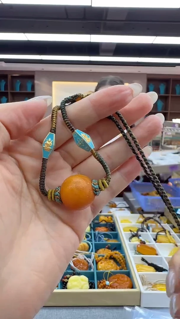 琥珀颈饰未镶嵌151秒拍号假一罚三