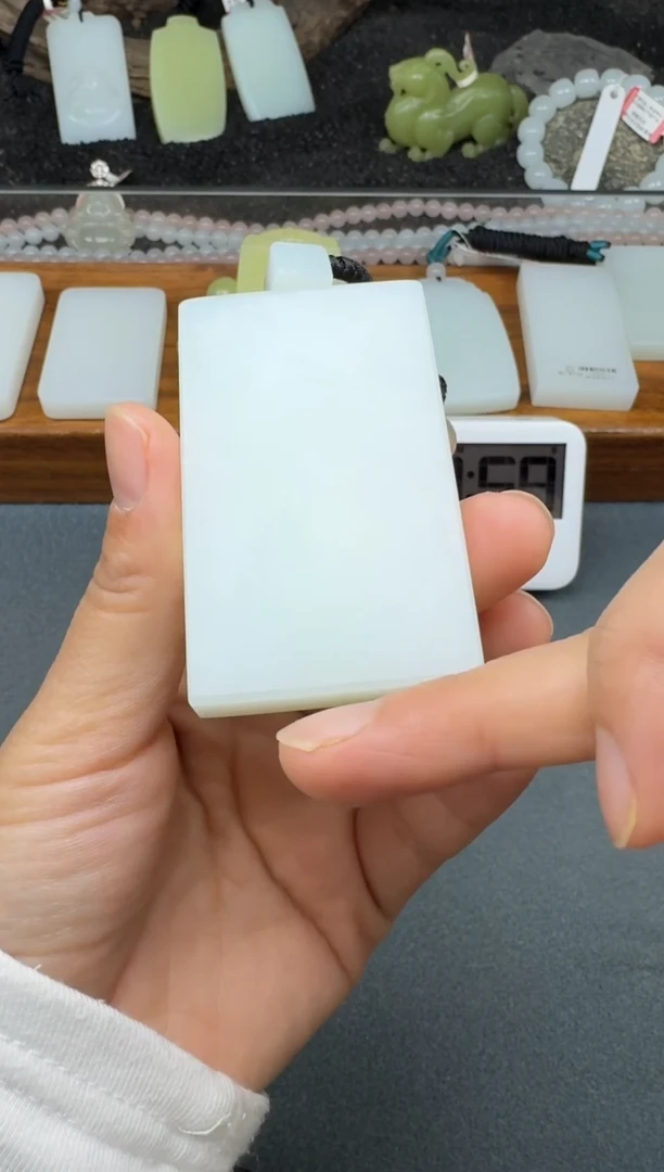 颈饰未镶嵌和田玉2