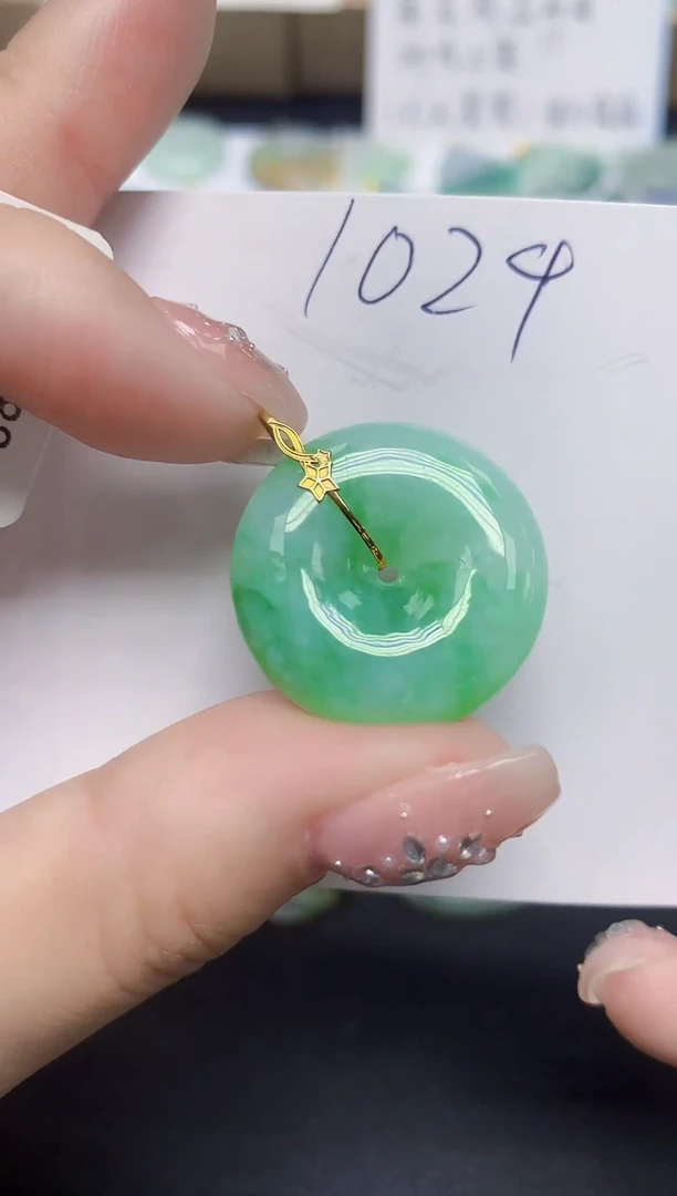 颈饰18K金镶嵌翡翠天然缅甸翡翠A货翡翠百元以上9元证书费自理