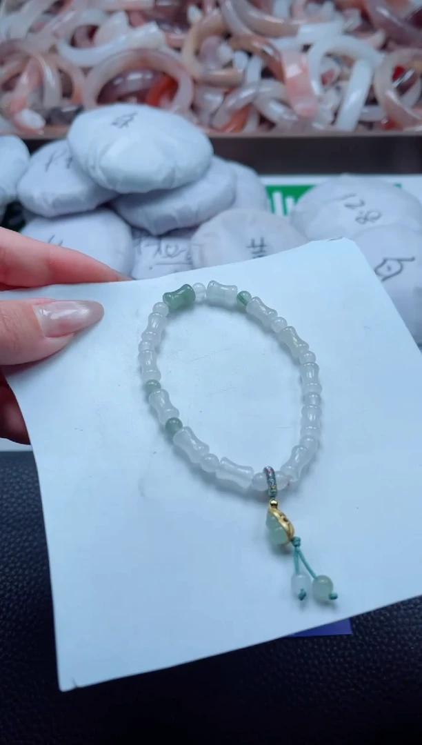 【闪购商品】石英质玉手镯未镶嵌竹节手串