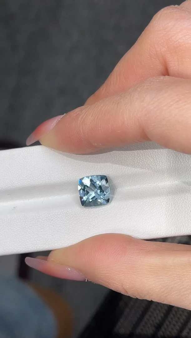 未镶嵌笔搁海蓝宝石2.89ct