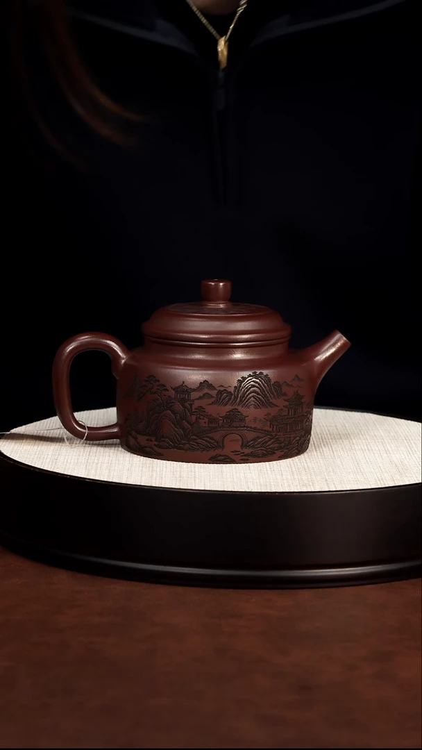 茶壶紫砂石红 山水德钟 400cc 郭玮