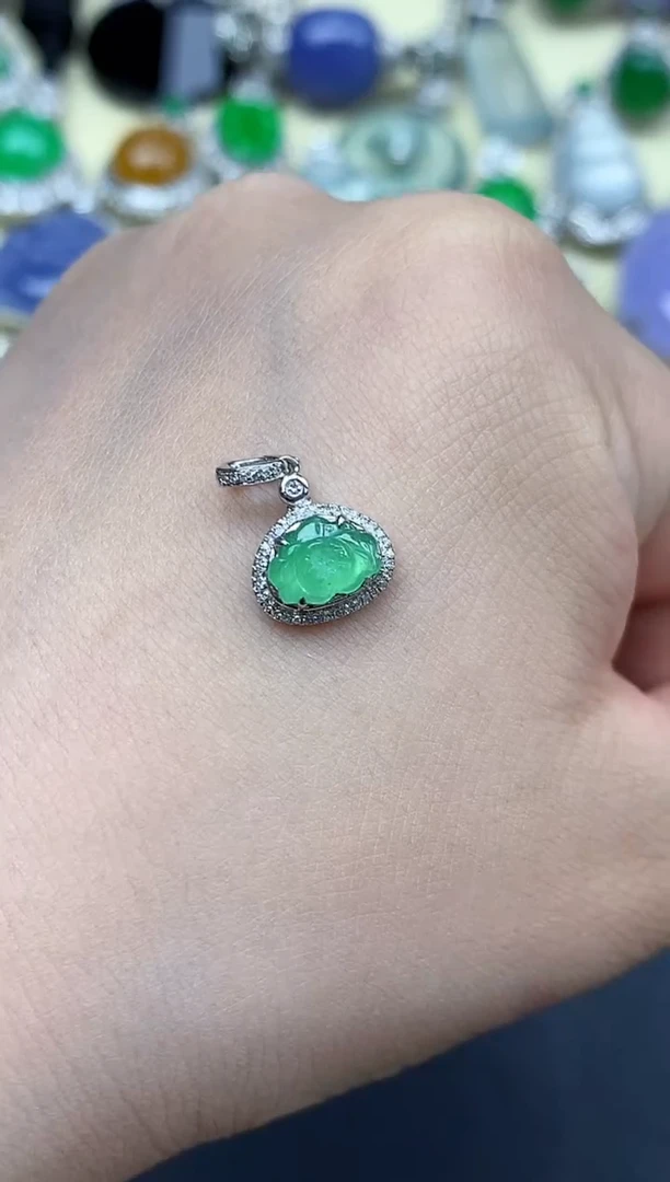 颈饰18K金镶嵌翡翠373-中国好珍宝