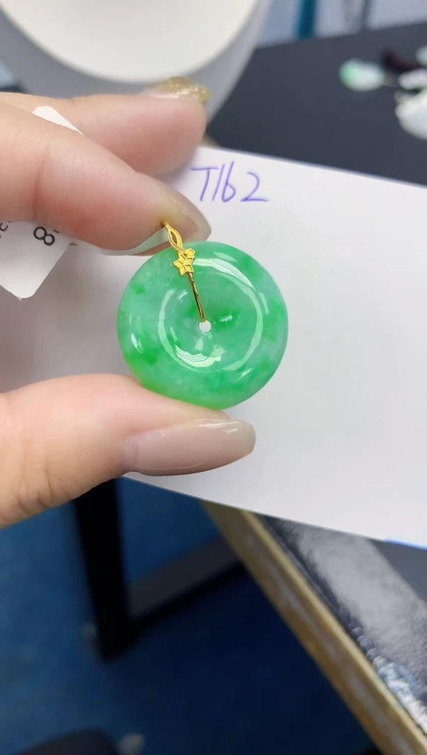 颈饰18K金镶嵌翡翠天然缅甸翡翠A货翡翠百元以上9元证书费自理