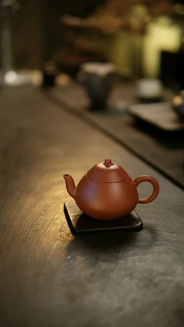 阿眠     陋影手拉坯朱泥壶