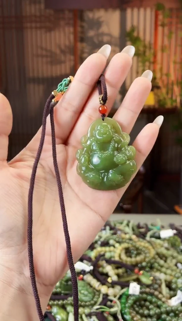 颈饰未镶嵌和田玉1