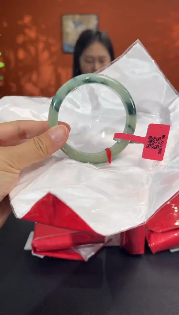 未镶嵌手镯翡翠2