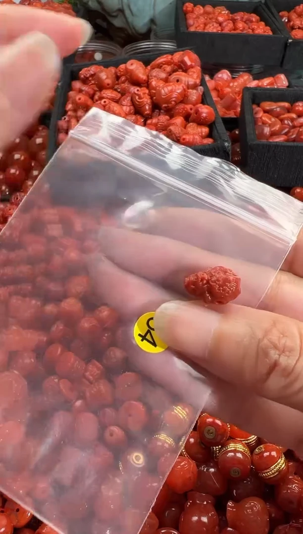 南红玛瑙未镶嵌颈饰1