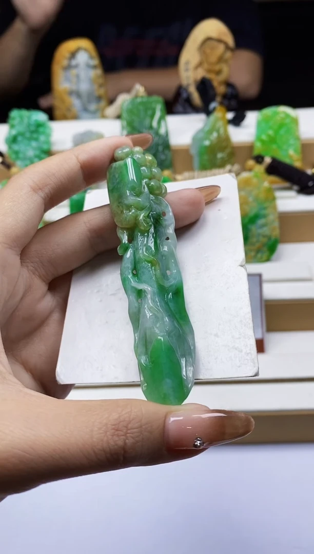颈饰未镶嵌翡翠翡翠A货