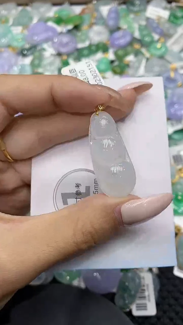 颈饰18K金镶嵌翡翠111111111111
