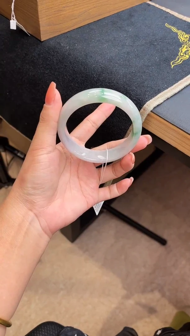 未镶嵌手镯翡翠手镯