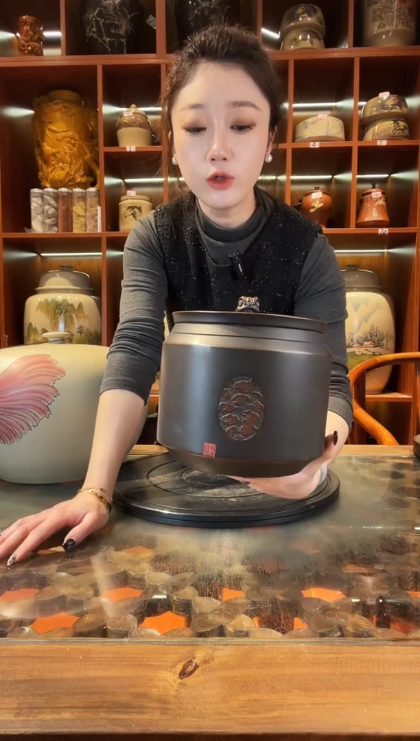 罐云南建水紫陶茶罐