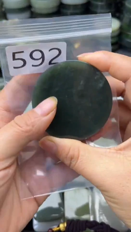 未镶嵌和田玉珠宝半成品镯芯