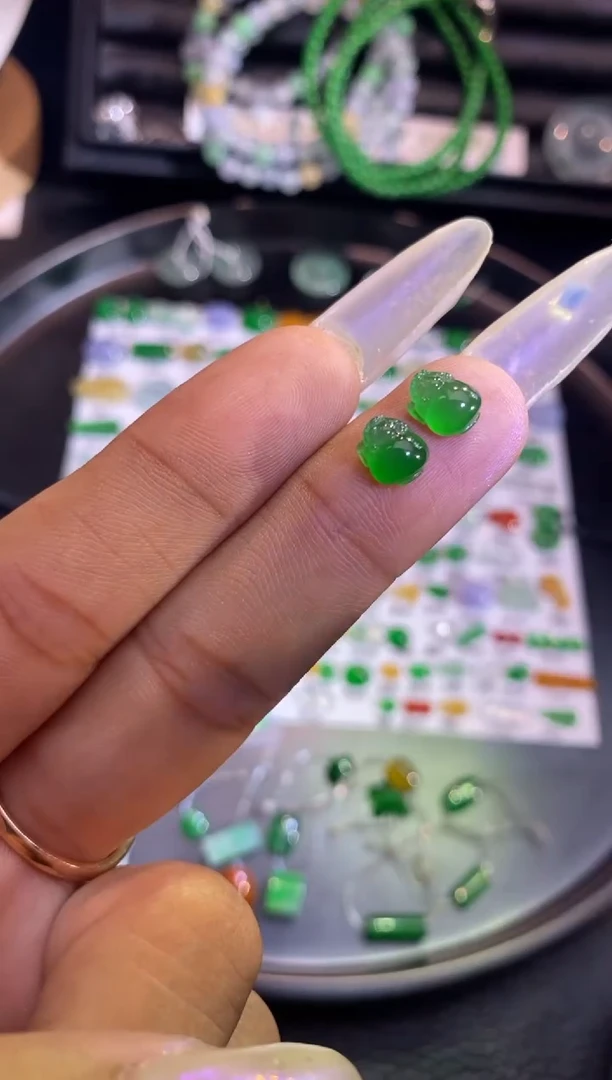 翡翠挂件未镶嵌金蟾
