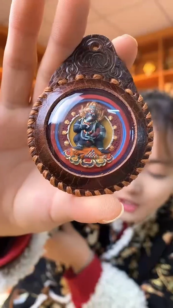 【闪购商品】泥塑黑C-与实物略有差异介意者慎拍