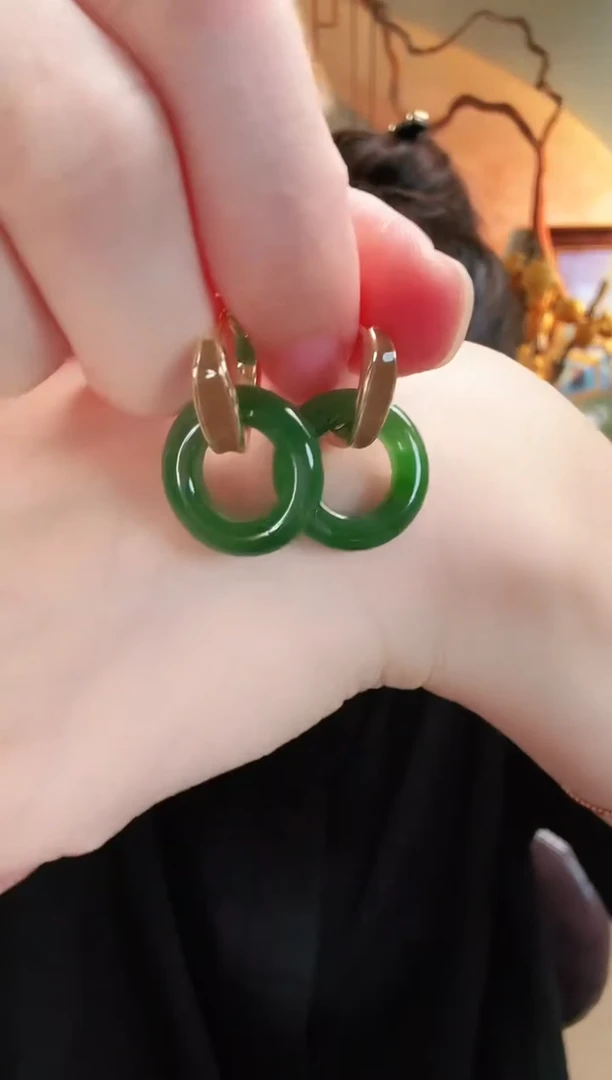 颈饰未镶嵌和田玉耳饰