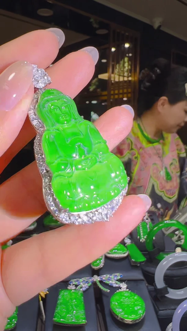 吊坠(赠链)银S925镶嵌翡翠024（多样性发其一）