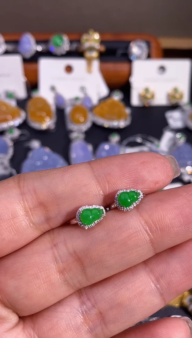 【闪购商品】翡翠耳饰18K金镶嵌耳饰