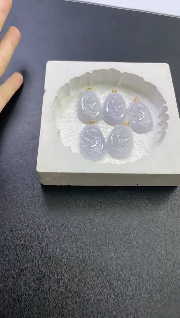 翡翠18K金镶嵌颈饰如意多样性发一件