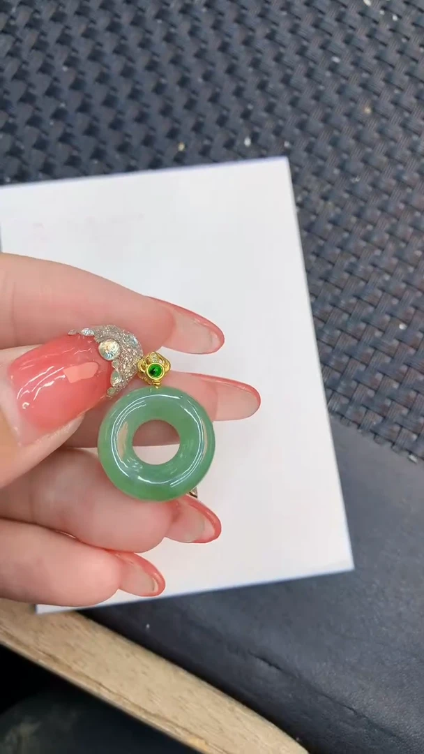 颈饰未镶嵌翡翠1