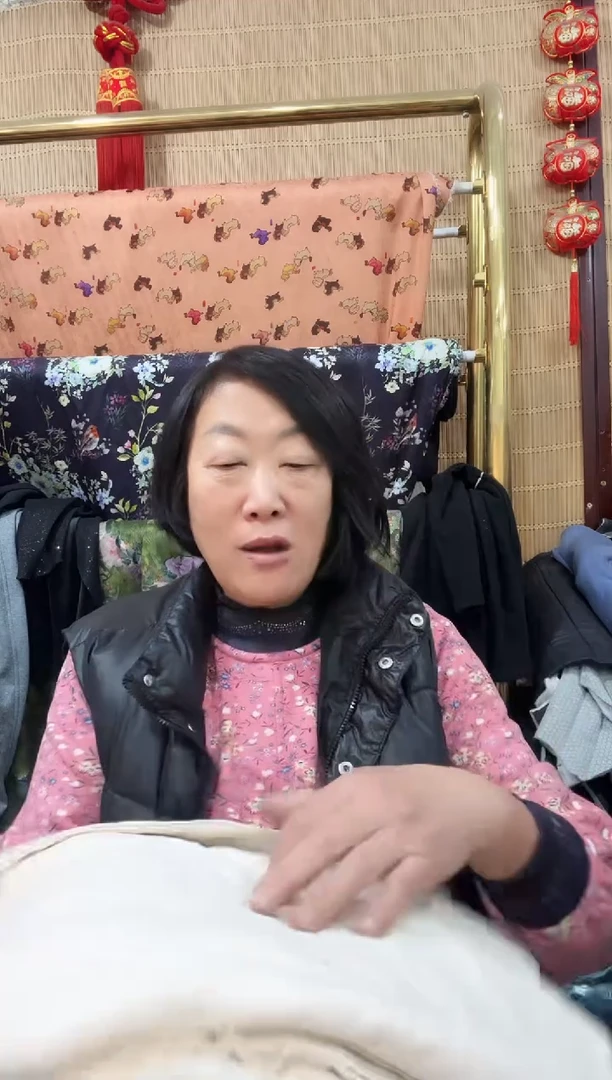 奶茶色德绒L码两条裤裁片一单