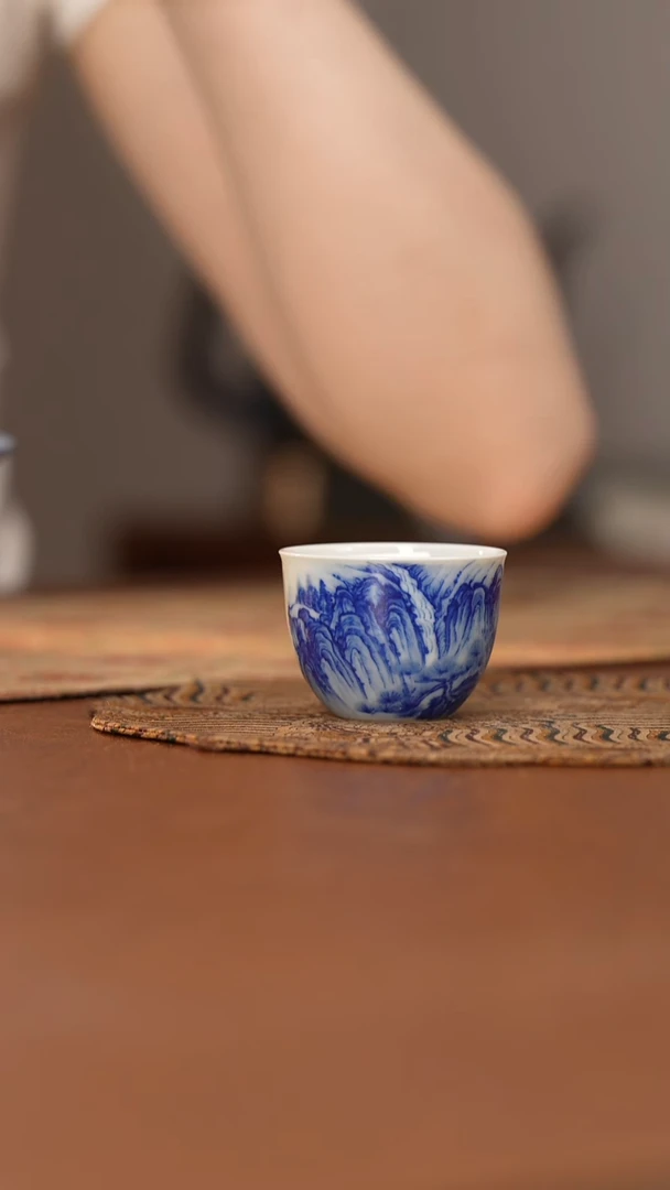 杯看山柴窑青花山水