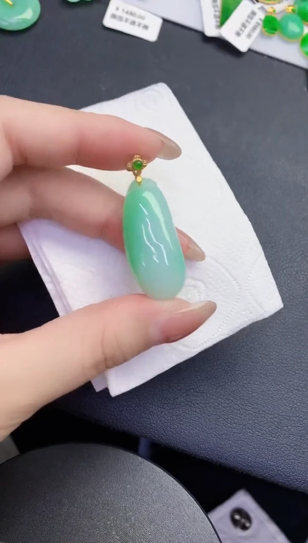 颈饰未镶嵌翡翠缅甸天然翡翠a货