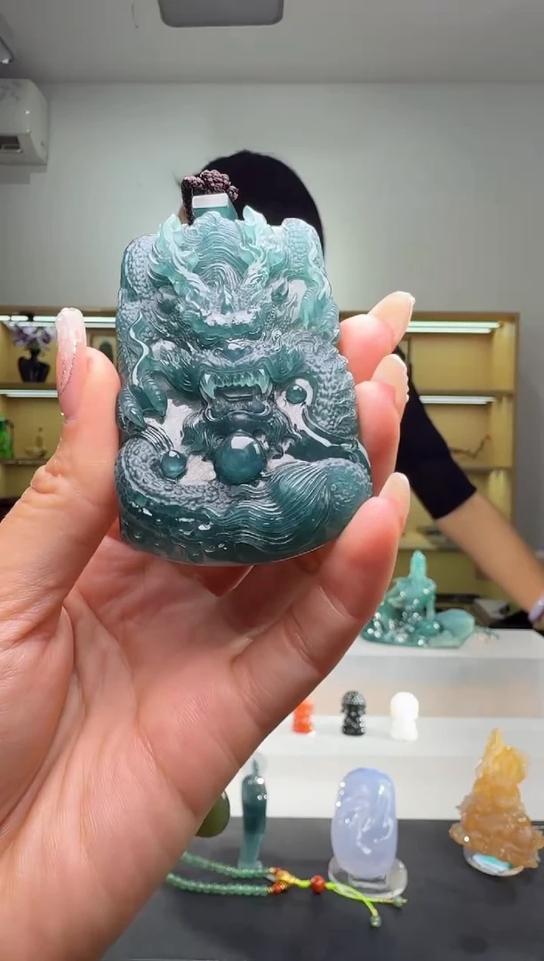 吊坠(不含链)未镶嵌翡翠龙牌（多样性发其一）