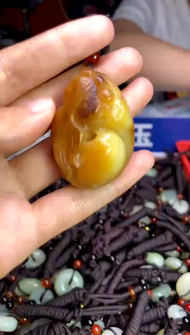 未镶嵌和田玉挂件1