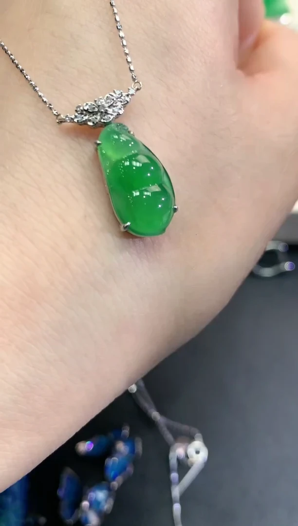 【闪购商品】翡翠颈饰18K金镶嵌C13