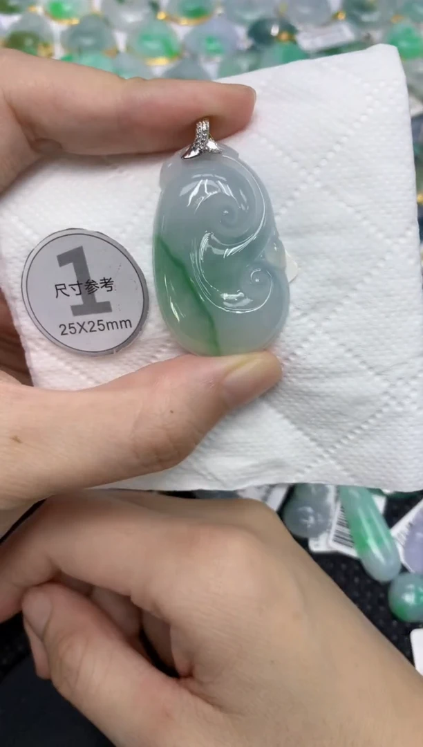 颈饰18K金镶嵌翡翠1111111