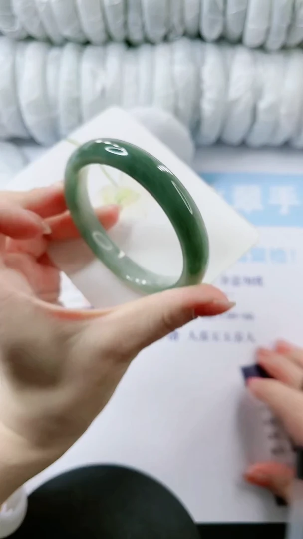 【闪购商品】石英质玉手镯未镶嵌多样性发货L55