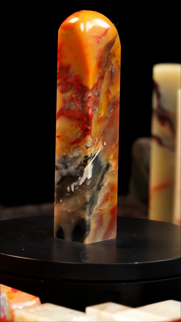 昌化石三彩田黄稀少品种