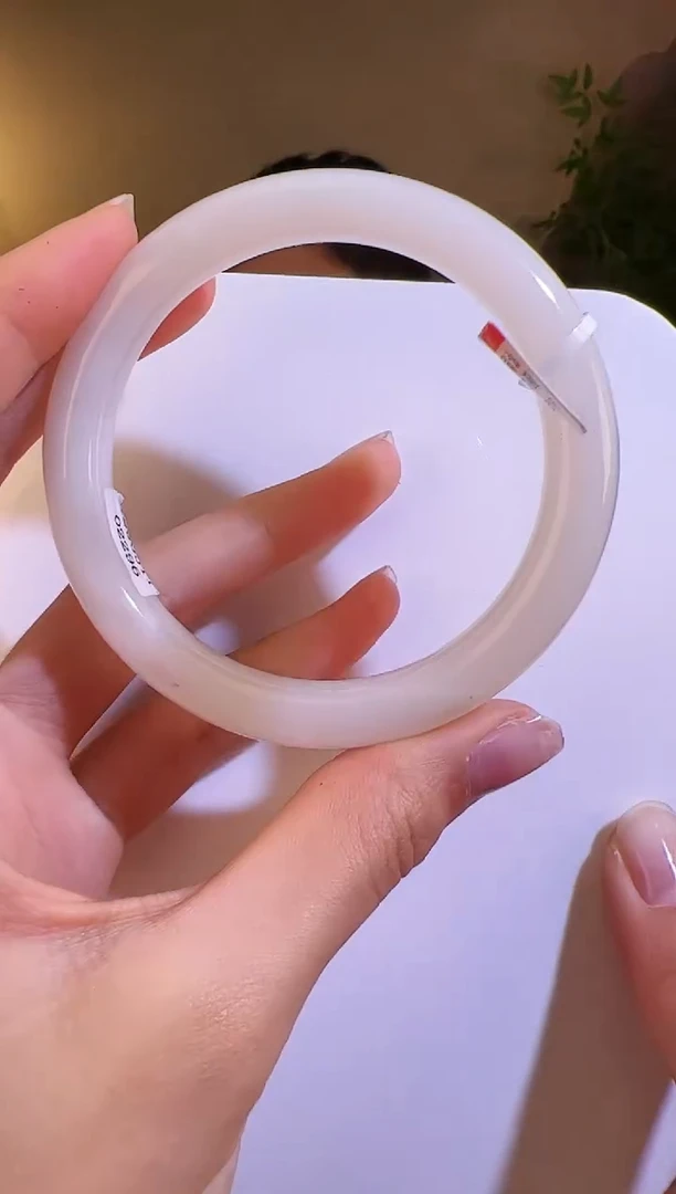 【闪购商品】和田玉手镯未镶嵌59