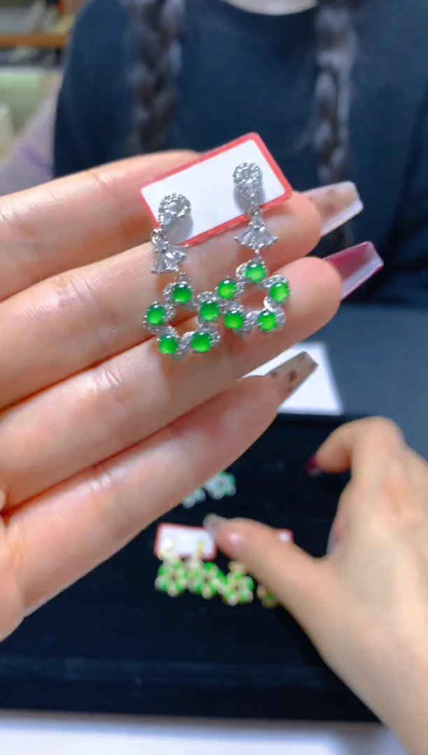 未镶嵌翡翠耳饰多样性发一