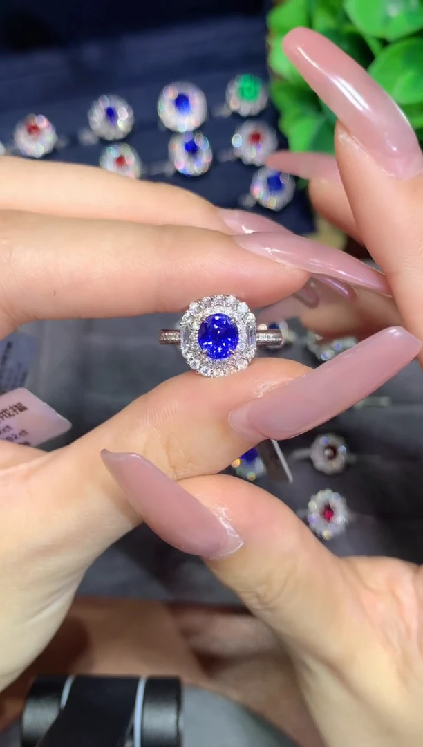 戒指蓝宝石18K金镶嵌1.18CT