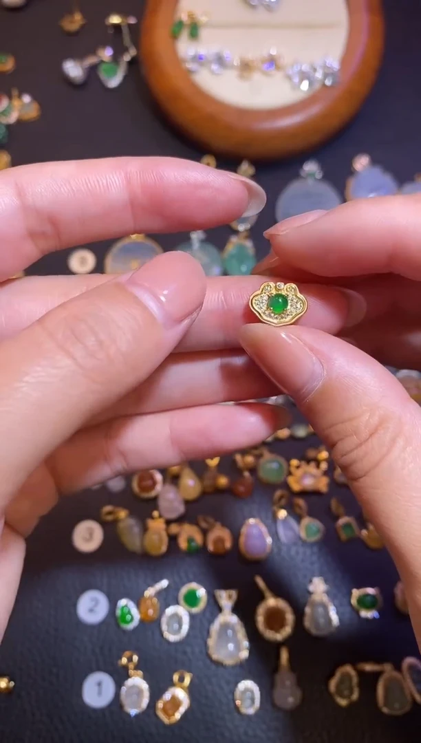 颈饰银S925镶嵌翡翠a货翡翠