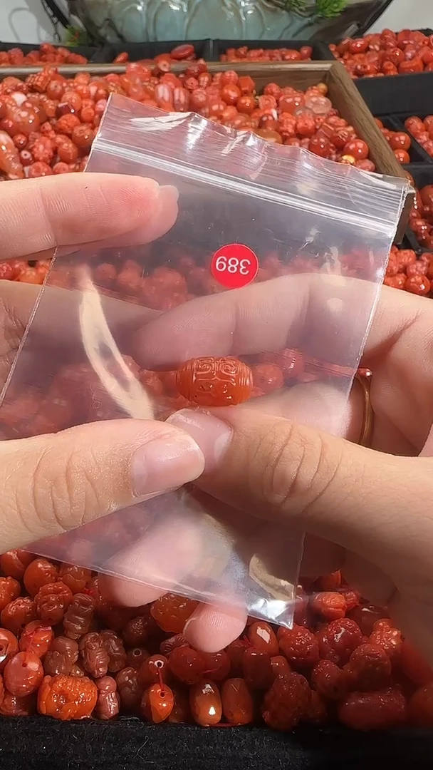 颈饰未镶嵌南红玛瑙1