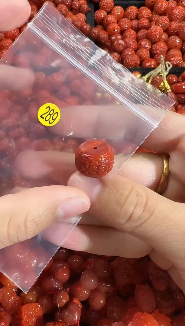 颈饰未镶嵌南红玛瑙1