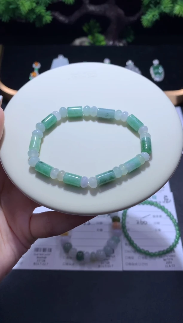 未镶嵌挂件翡翠48小时鉴赏期 退货不扣服务费