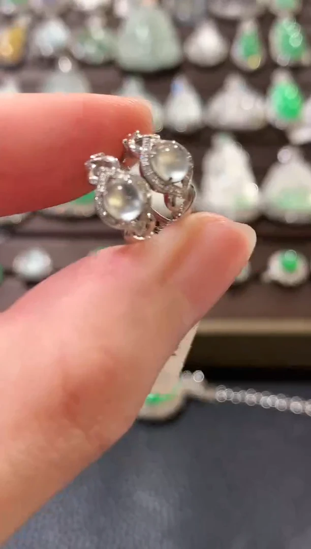 18K金镶嵌翡翠耳饰a71