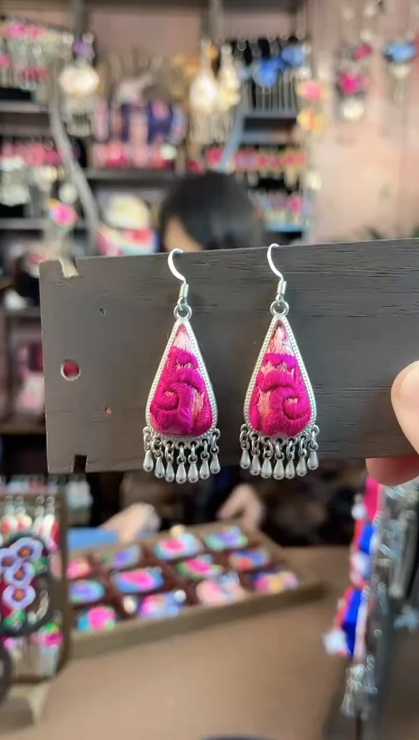 织绣民族风手工非遗老绣饰品608