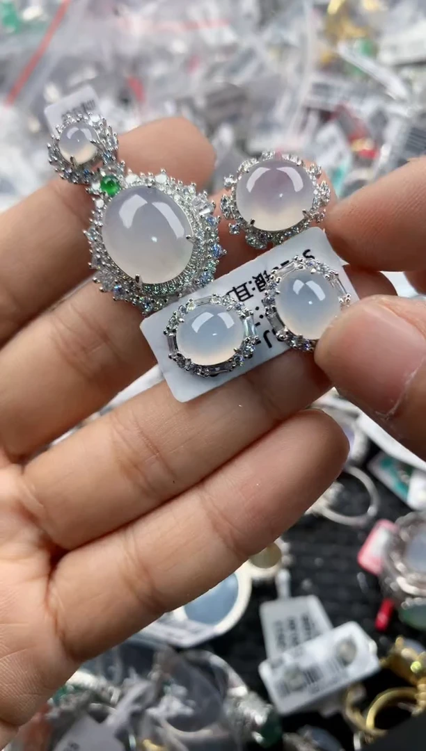 银S925镶嵌戒指翡翠666         1
