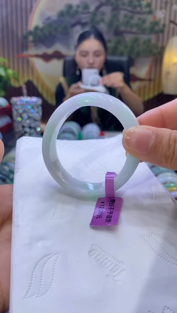 【闪购商品】翡翠手镯未镶嵌多人02479