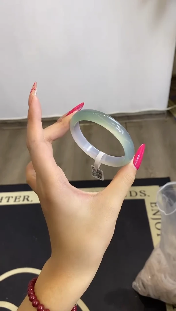 【闪购商品】玛瑙/玉髓手镯未镶嵌184