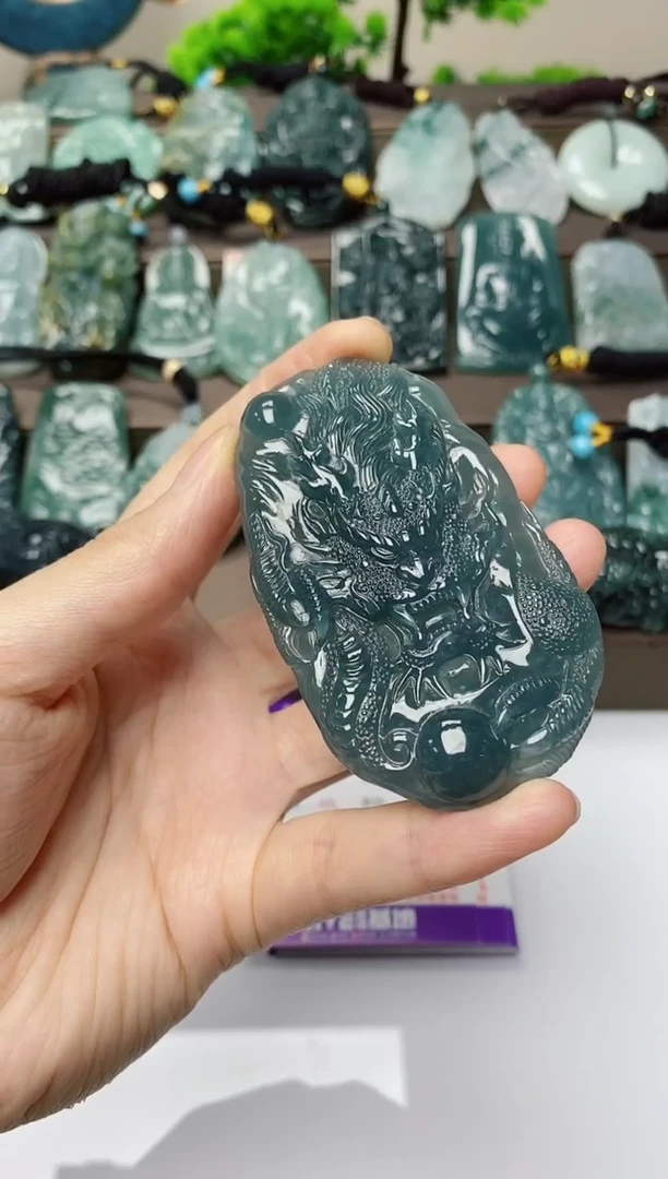 翡翠未镶嵌颈饰