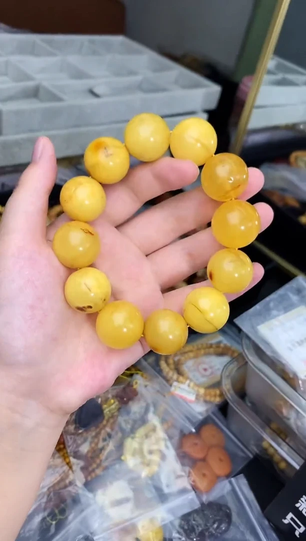蜜蜡未镶嵌珠宝奇石60