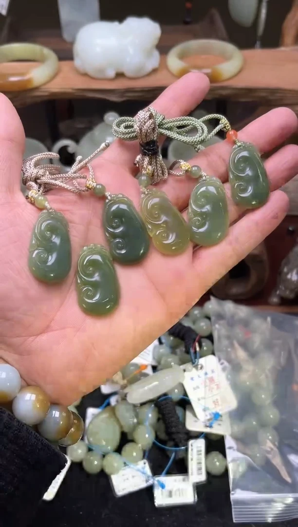 【闪购商品】和田玉吊坠未镶嵌若羌青黄口 如意 多样性发一